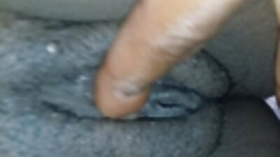 Ilus teismeliste mudel, mida on uhmerdatud küpse valuainega