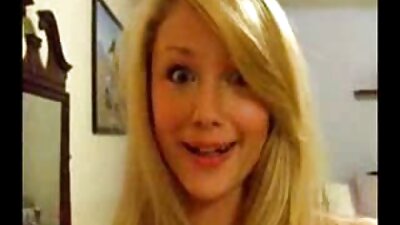 Bloke'il on vedanud, sest tal on seksikate daamidega kolmekesi