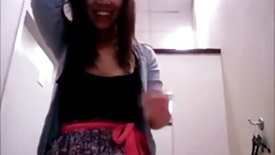 Lühikeste juuste ja väikeste tissidega naine saab palju armastust