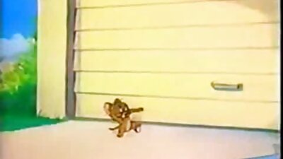 Armas blond kullake rebib oma sitapea lõhki