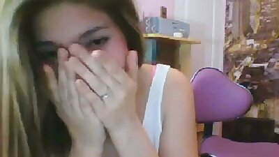 Blondiin, kes armastab lesbiseksi, lollib oma sõbraga