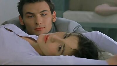 Must kutt keppib baariletil kuuma blondiini väga kõvasti